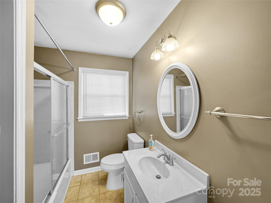 4201 Winedale Ln Charlotte, NC 28205