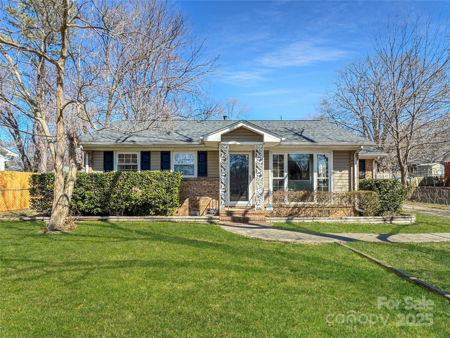 4201 Winedale Ln Charlotte, NC 28205