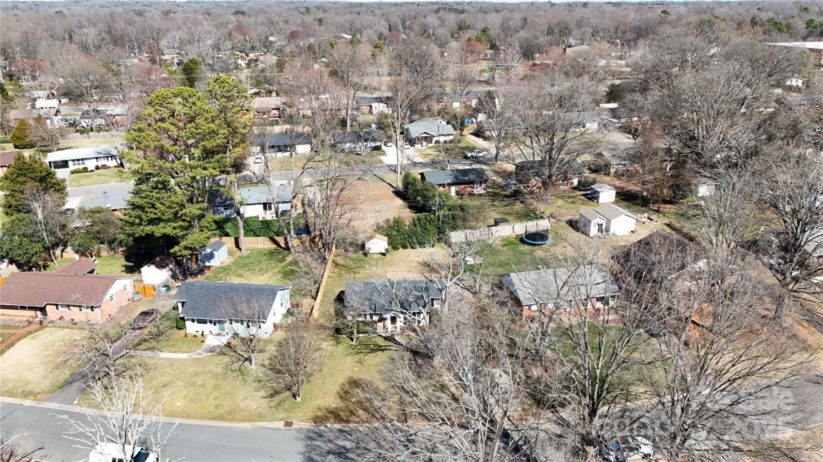 4201 Winedale Ln Charlotte, NC 28205
