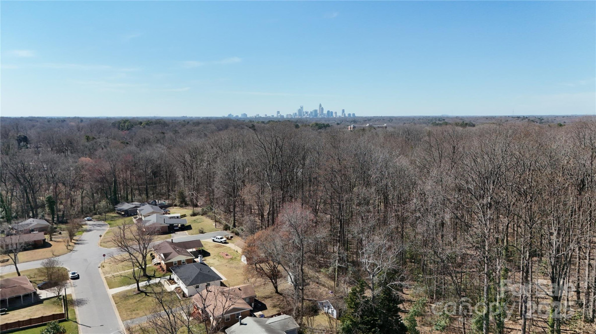 4201 Winedale Ln Charlotte, NC 28205