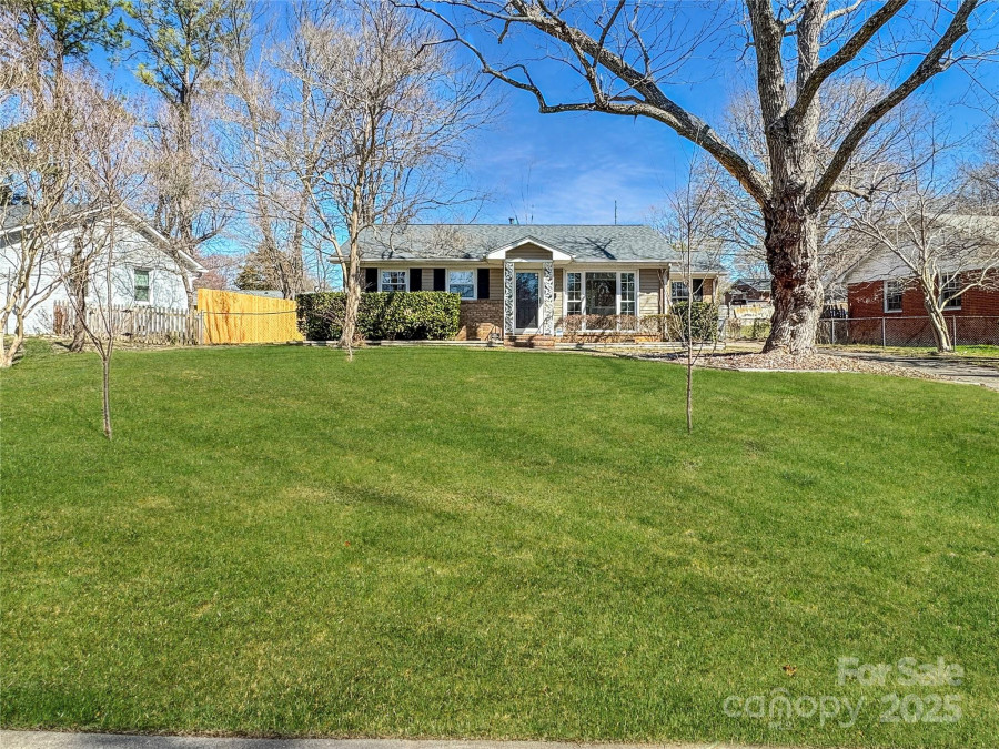 4201 Winedale Ln Charlotte, NC 28205