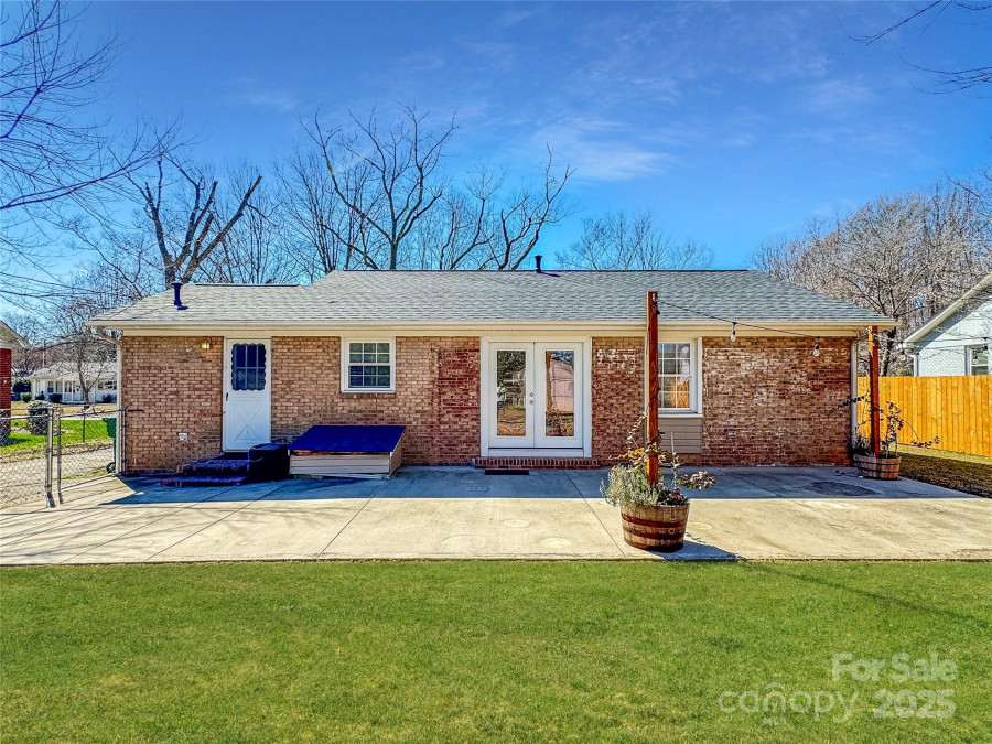 4201 Winedale Ln Charlotte, NC 28205