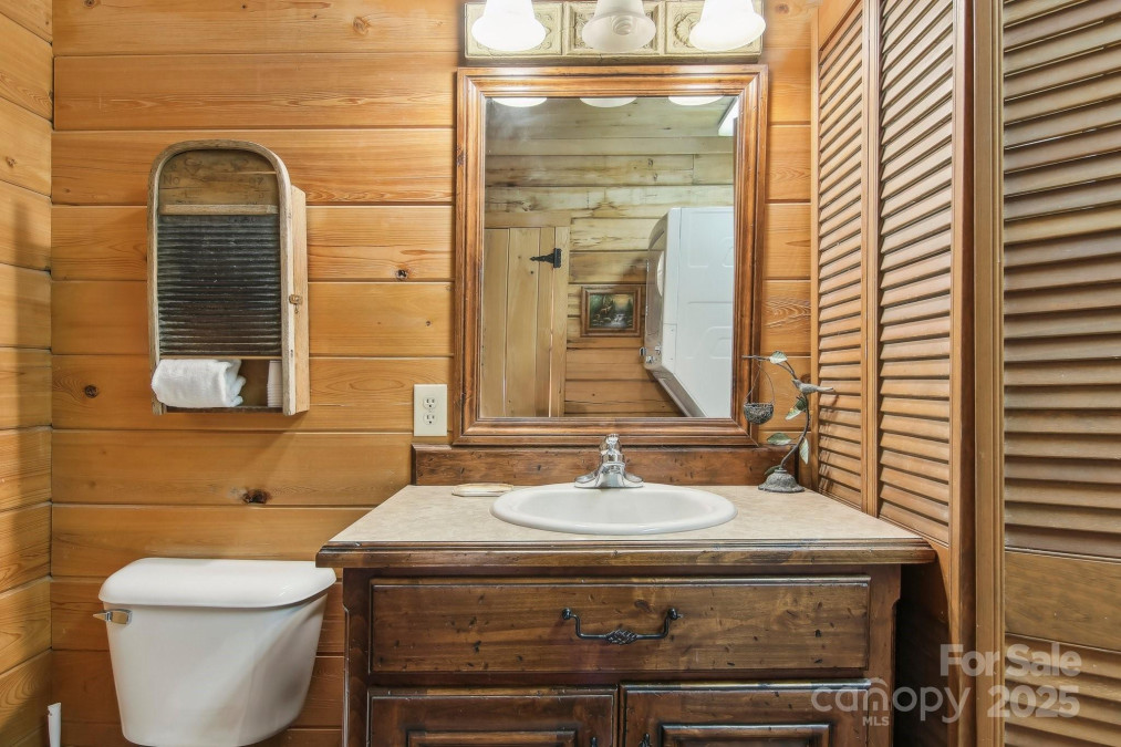 49 Breezy Creek Ln Maggie Valley, NC 28751