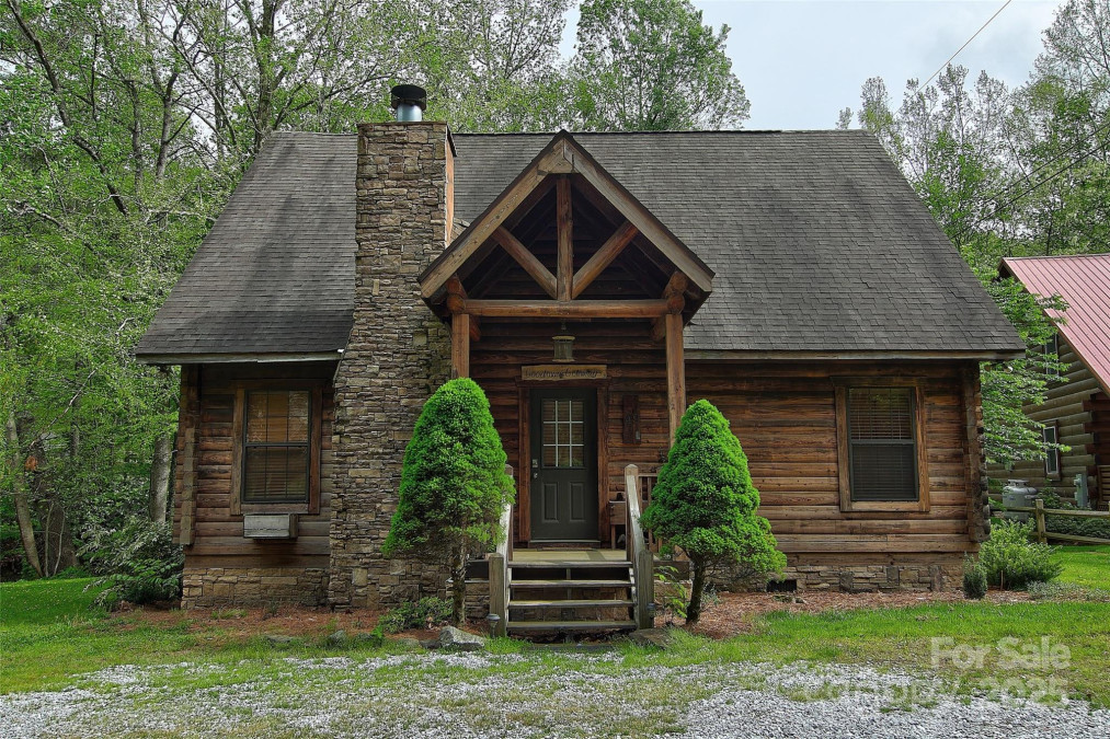 49 Breezy Creek Ln Maggie Valley, NC 28751