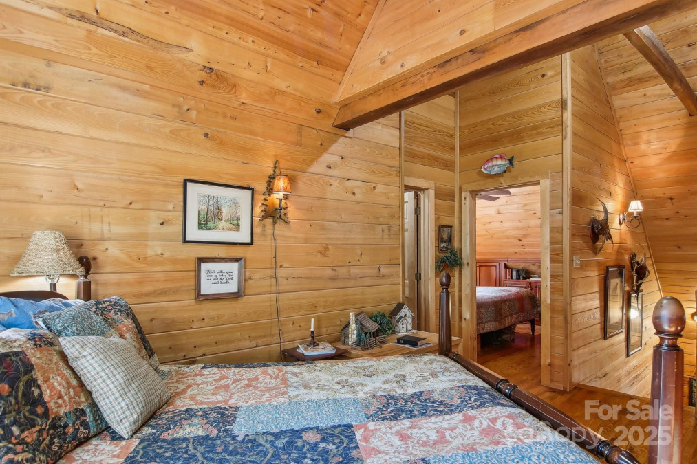49 Breezy Creek Ln Maggie Valley, NC 28751