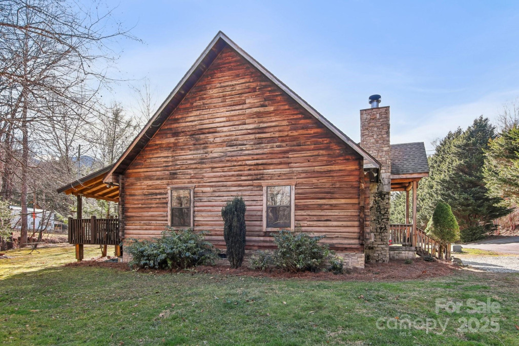 49 Breezy Creek Ln Maggie Valley, NC 28751
