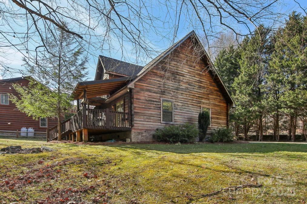 49 Breezy Creek Ln Maggie Valley, NC 28751