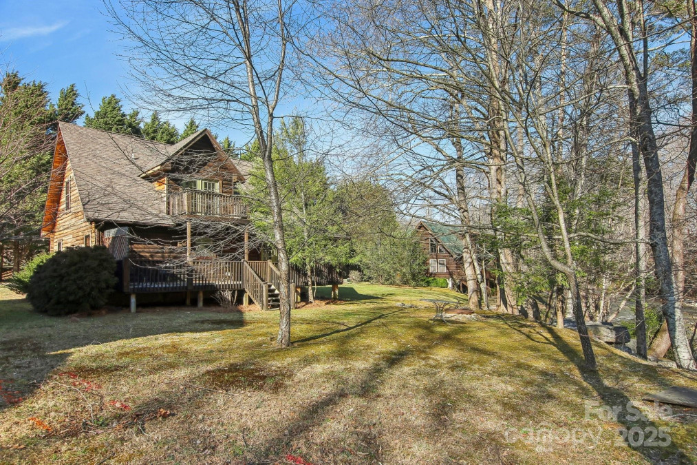 49 Breezy Creek Ln Maggie Valley, NC 28751