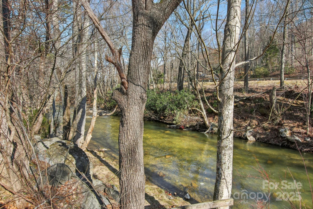 49 Breezy Creek Ln Maggie Valley, NC 28751