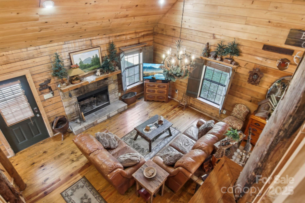 49 Breezy Creek Ln Maggie Valley, NC 28751
