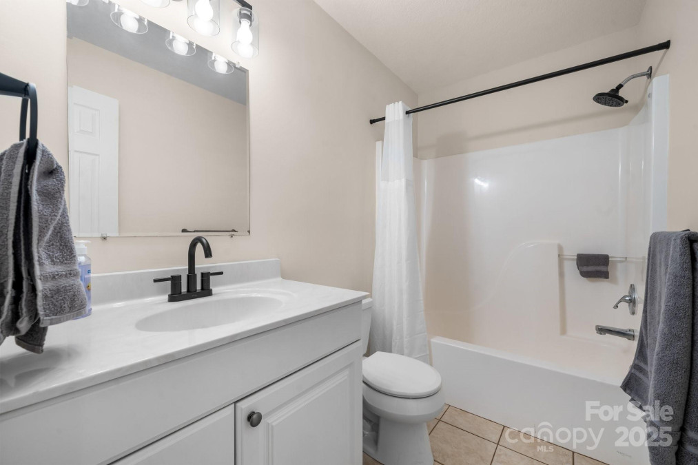 892 Plantation Dr Marion, NC 28752