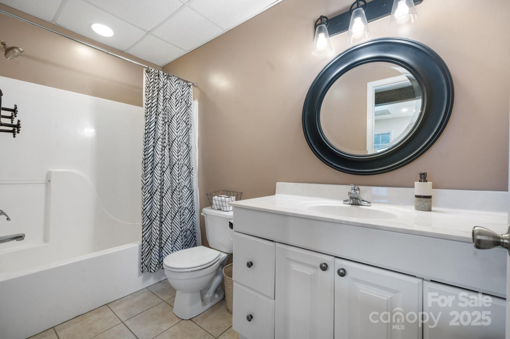 892 Plantation Dr Marion, NC 28752