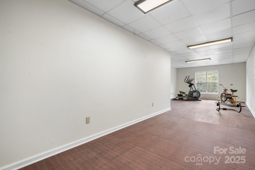 892 Plantation Dr Marion, NC 28752