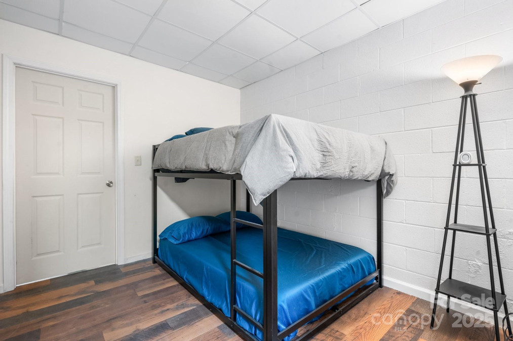 892 Plantation Dr Marion, NC 28752