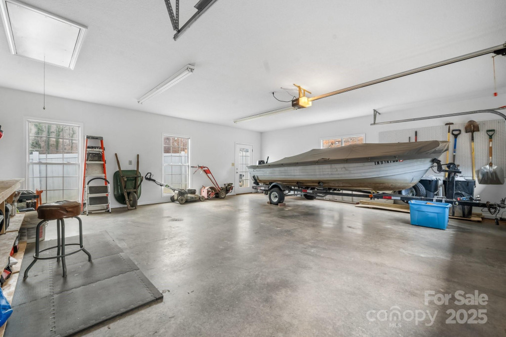 892 Plantation Dr Marion, NC 28752