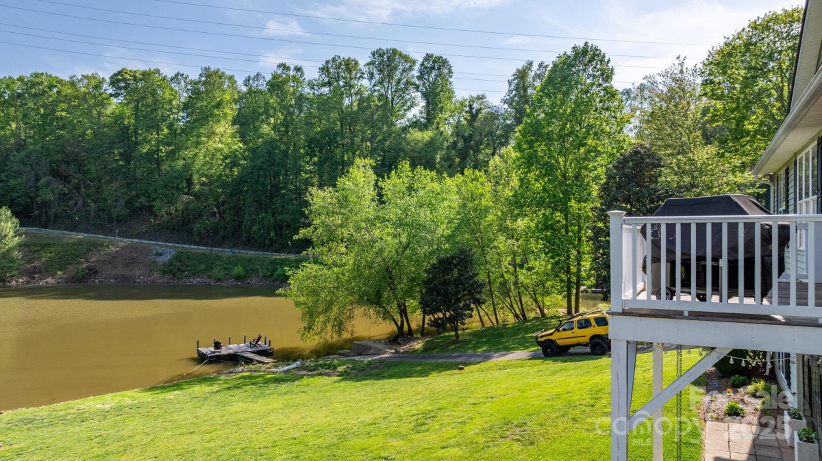 892 Plantation Dr Marion, NC 28752