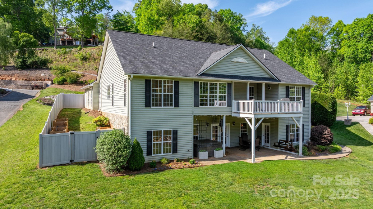 892 Plantation Dr Marion, NC 28752