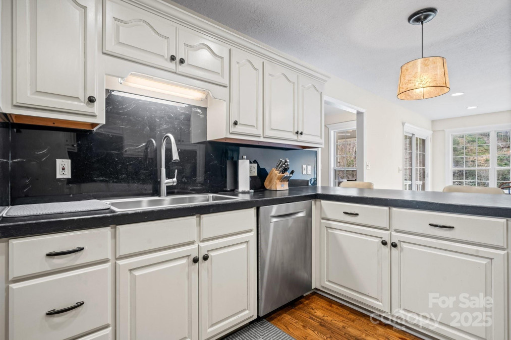 892 Plantation Dr Marion, NC 28752