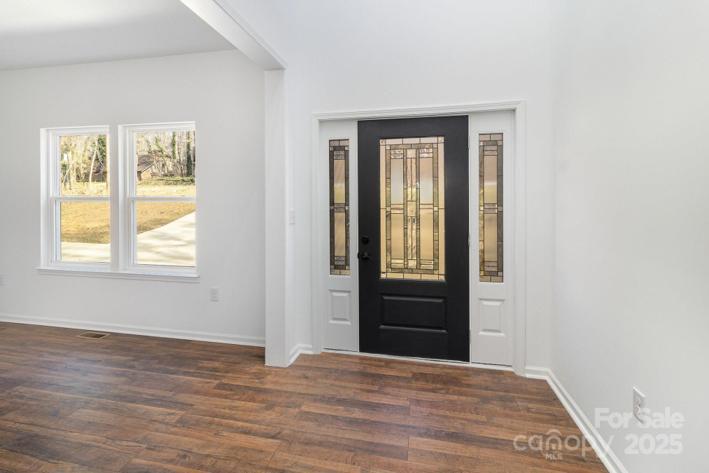 606 Saint Cloud Dr Statesville, NC 28625