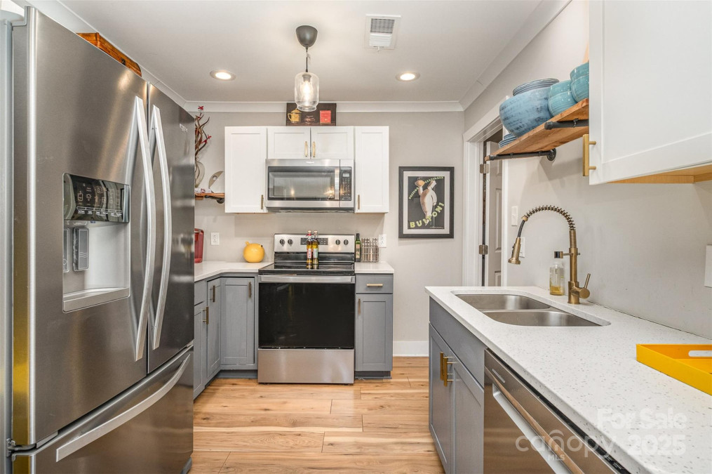 2137 Highland St Charlotte, NC 28208