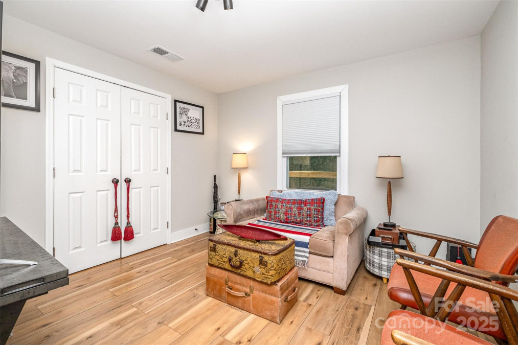 2137 Highland St Charlotte, NC 28208