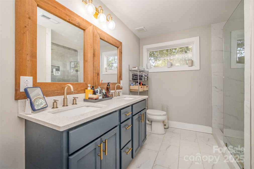 2137 Highland St Charlotte, NC 28208