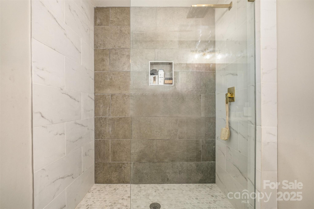 2137 Highland St Charlotte, NC 28208