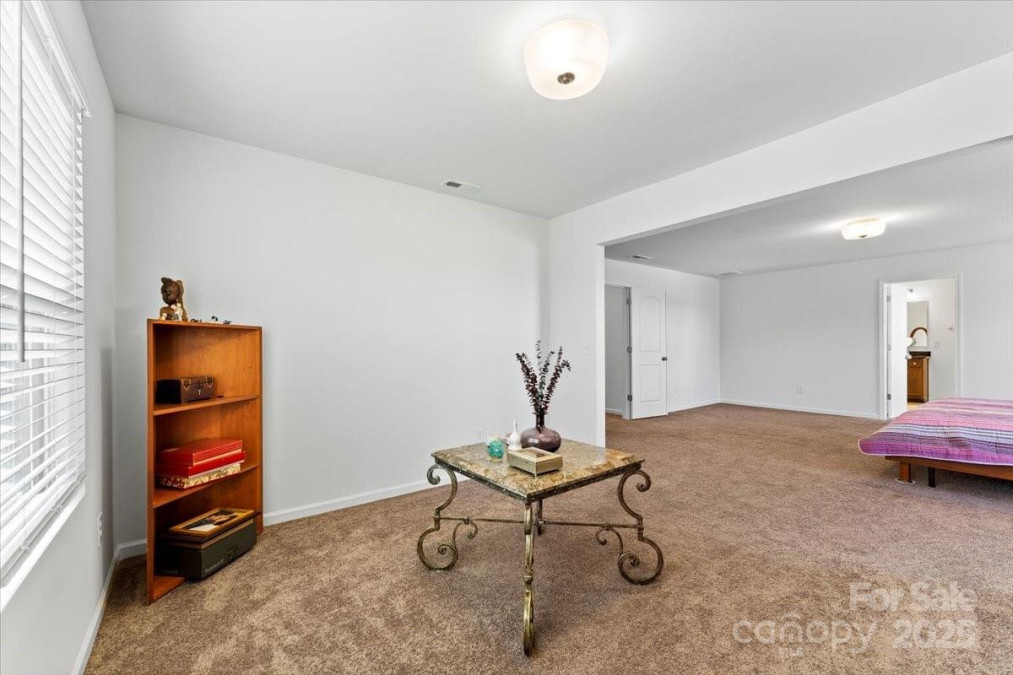 1036 Bramcote Ln Charlotte, NC 28215