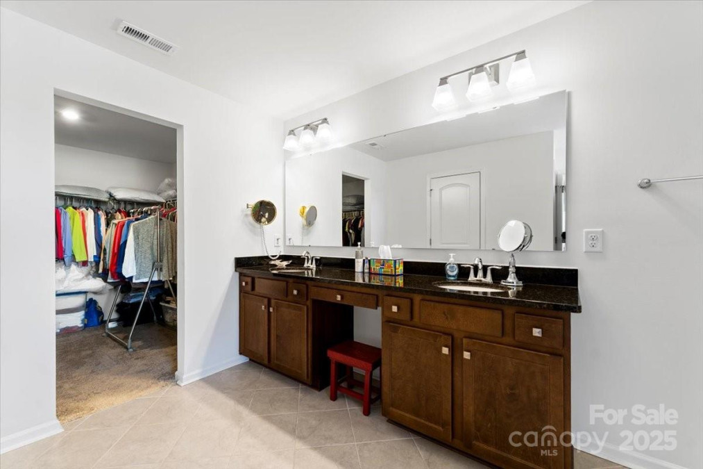 1036 Bramcote Ln Charlotte, NC 28215
