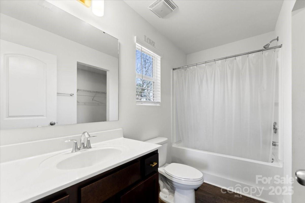 1036 Bramcote Ln Charlotte, NC 28215