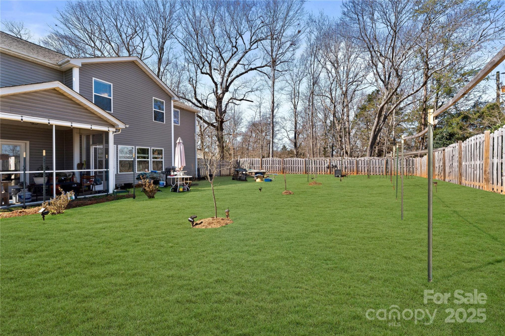 1036 Bramcote Ln Charlotte, NC 28215