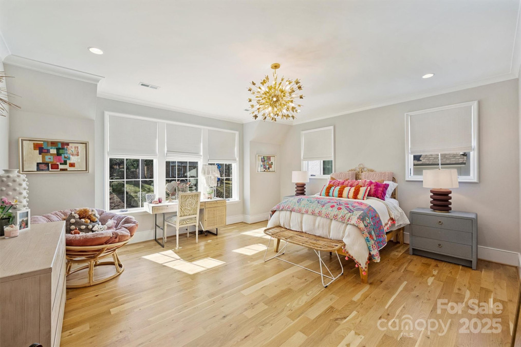 2509 Montrose Ct Charlotte, NC 28207