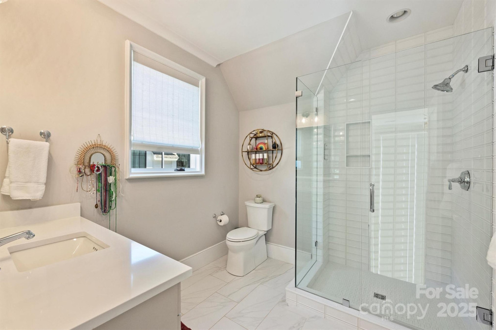 2509 Montrose Ct Charlotte, NC 28207