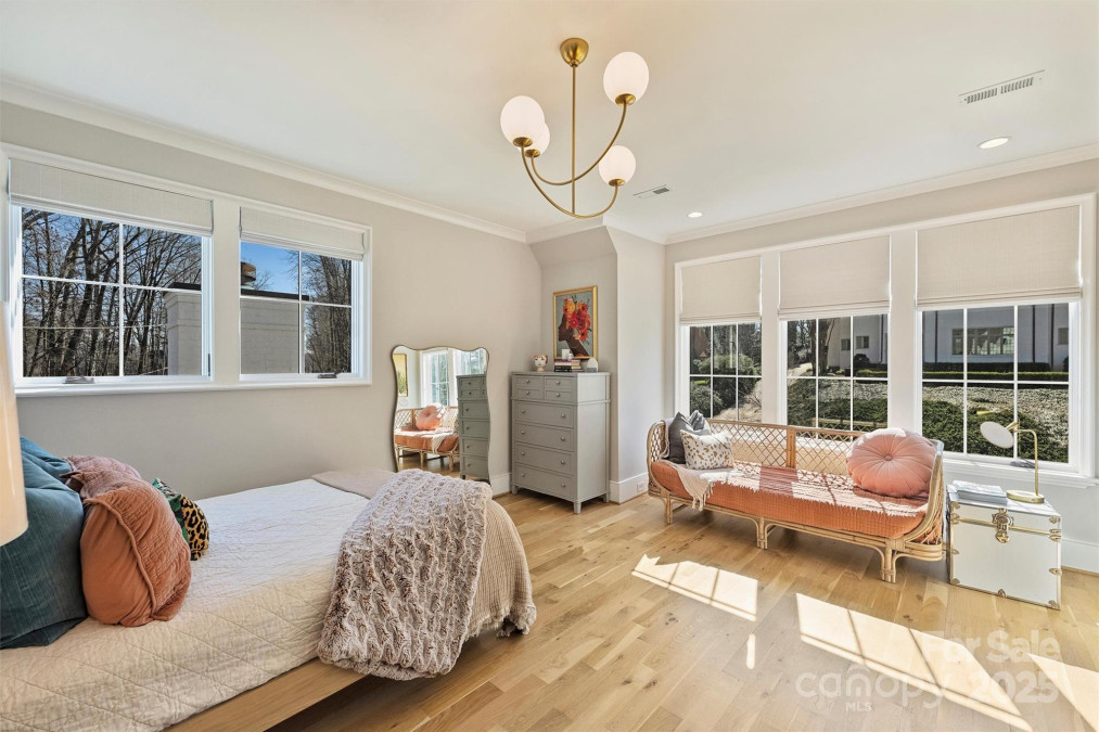 2509 Montrose Ct Charlotte, NC 28207