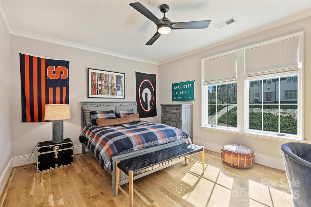2509 Montrose Ct Charlotte, NC 28207