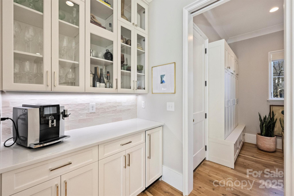 2509 Montrose Ct Charlotte, NC 28207