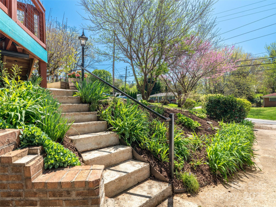 234 Monte Vista Rd Candler, NC 28715