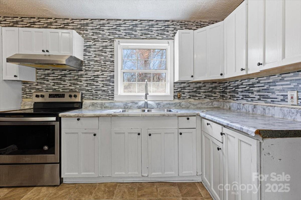 629 Johns Ln Gastonia, NC 28052