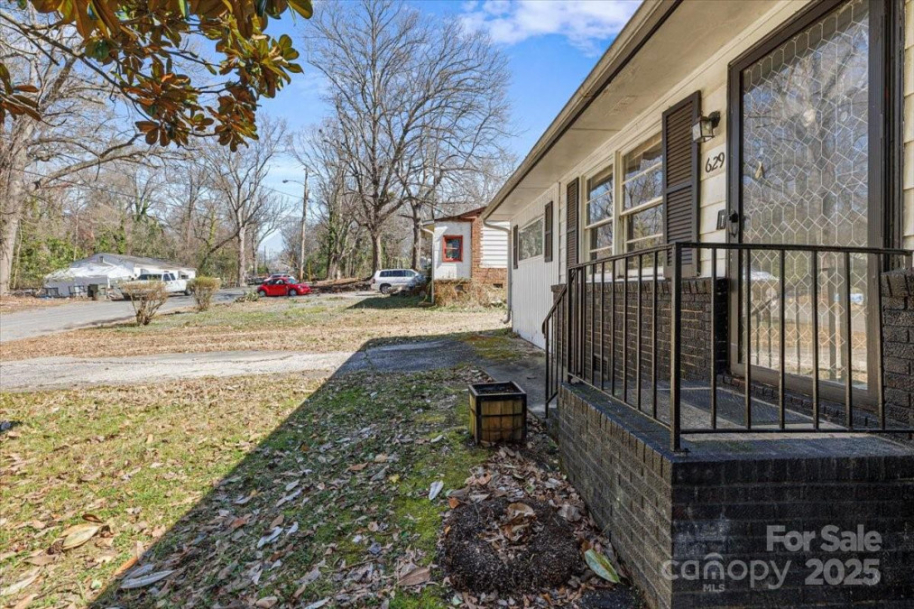 629 Johns Ln Gastonia, NC 28052
