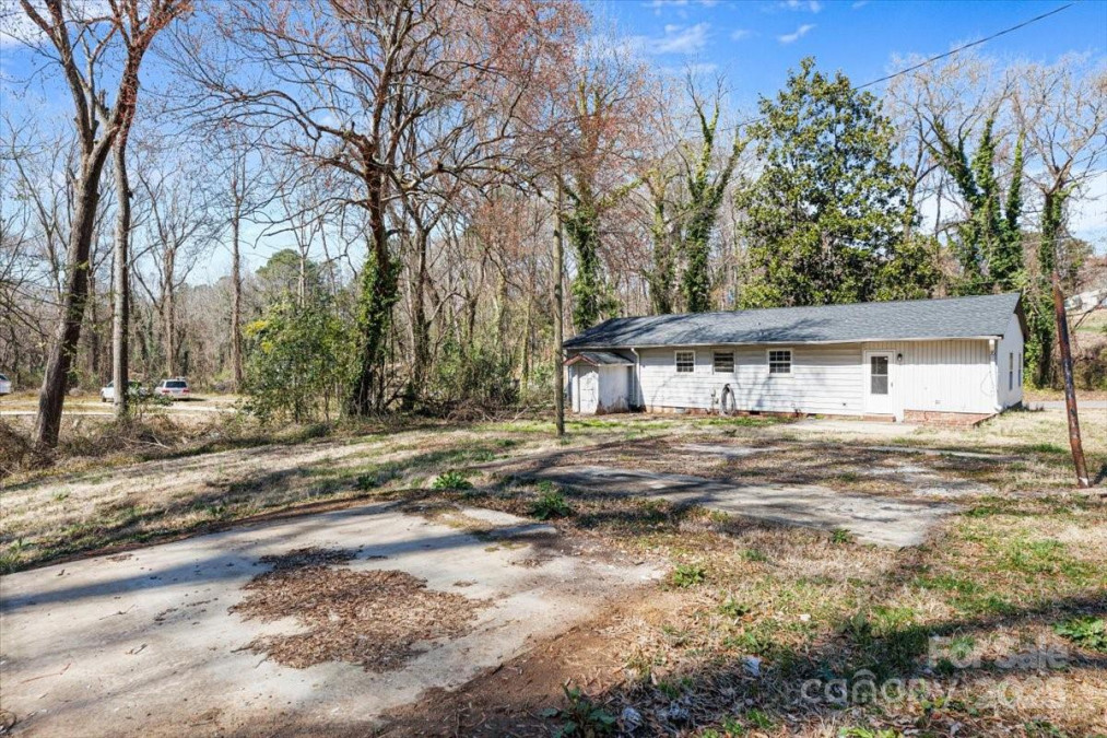 629 Johns Ln Gastonia, NC 28052