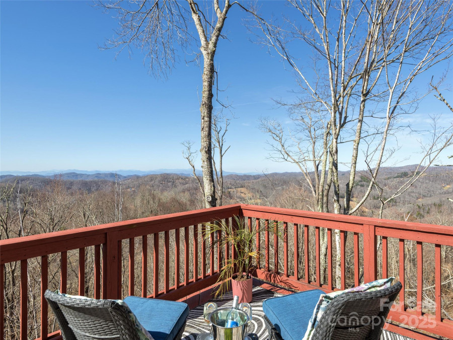 330 Vista Dr Mars Hill, NC 28754