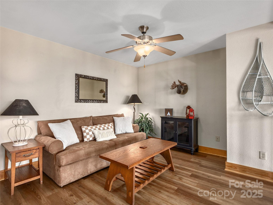 330 Vista Dr Mars Hill, NC 28754