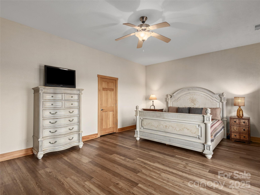 330 Vista Dr Mars Hill, NC 28754