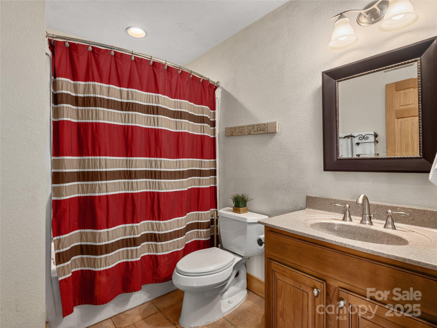 330 Vista Dr Mars Hill, NC 28754