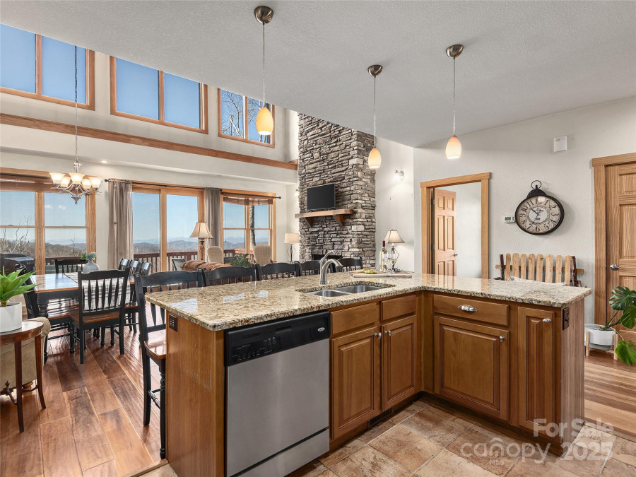 330 Vista Dr Mars Hill, NC 28754