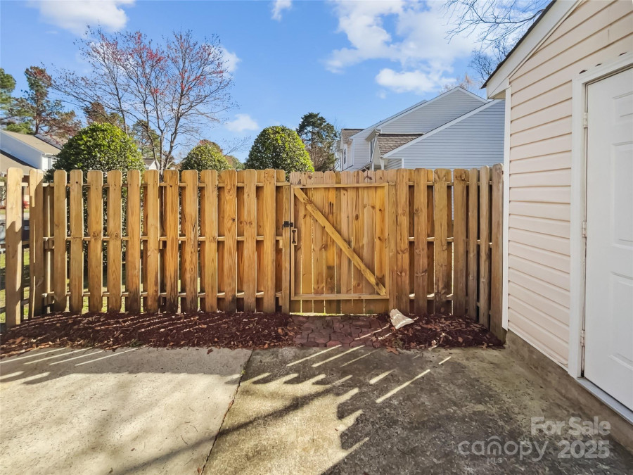 12616 Tucker Crossing Ln Charlotte, NC 28273