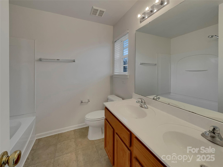 725 Rock Lake Glen Fort Mill, SC 29715