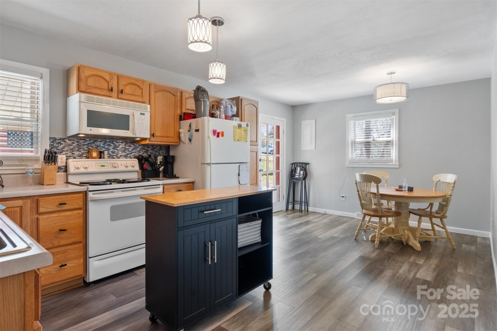 1740 Young Dr Conover, NC 28613