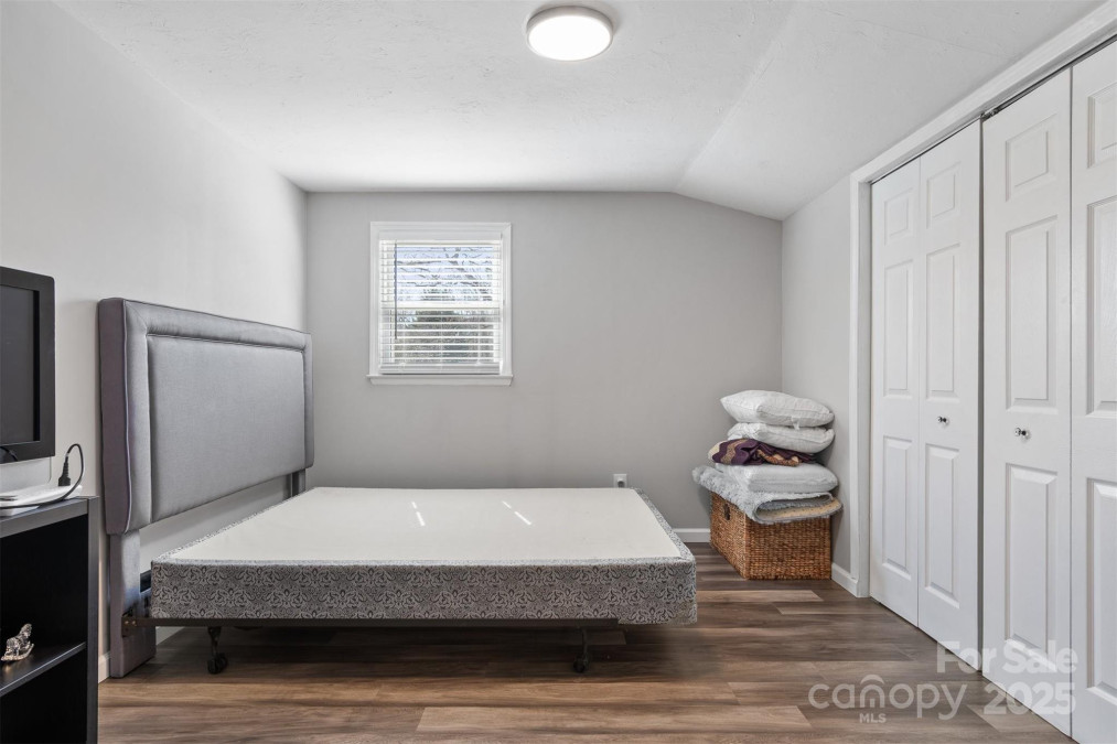 1740 Young Dr Conover, NC 28613