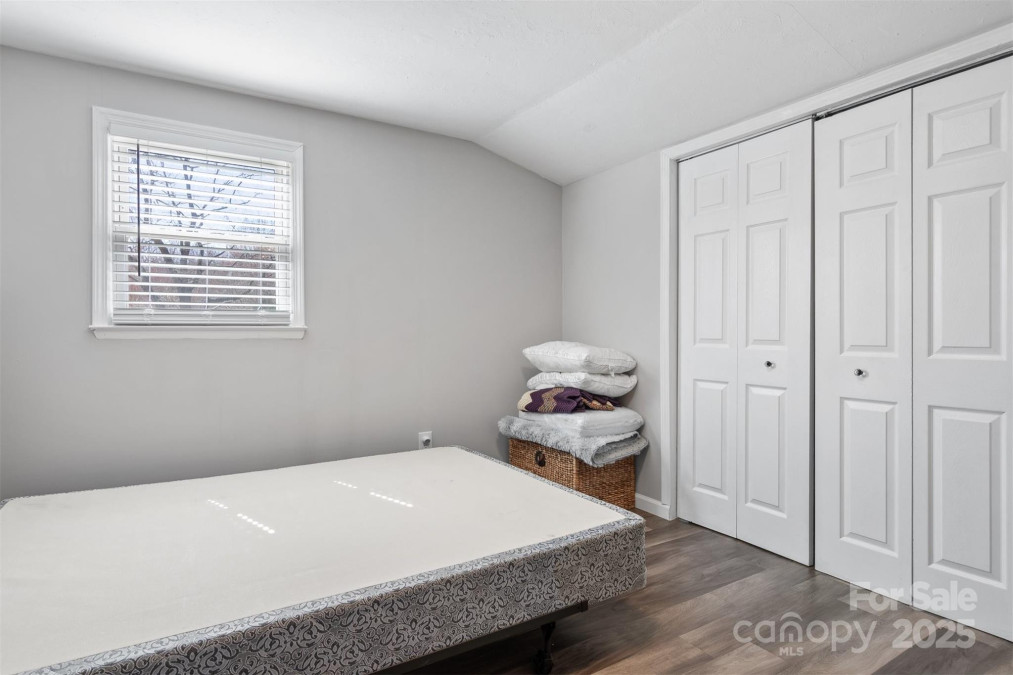 1740 Young Dr Conover, NC 28613